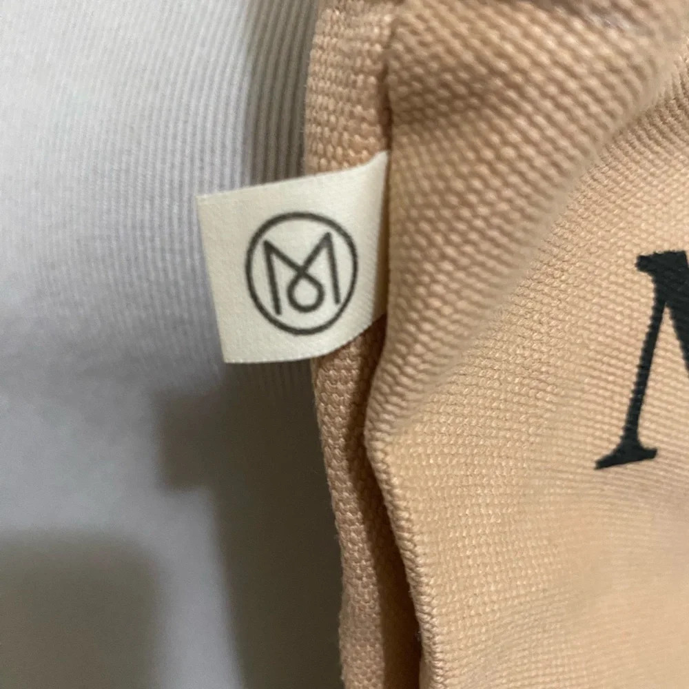 *NWT* Monocle Magazine Tote Voyager Canvas bag - Crossbody/ Shoulder - Picture 4 of 6